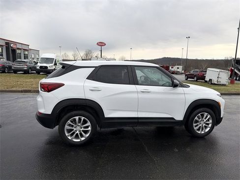 Used 2025 Chevrolet TrailBlazer LS w/ LS Convenience Package image 2