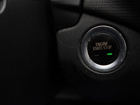 Used 2020 Chevrolet Equinox Premier image 34