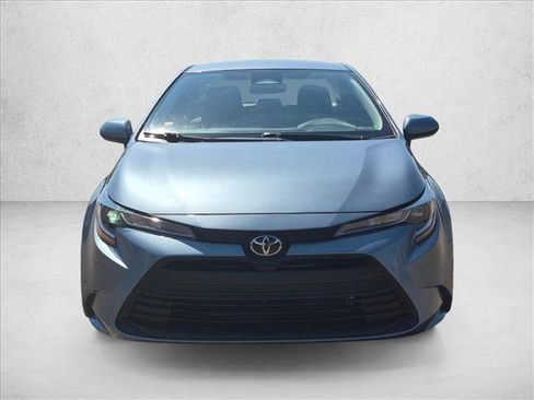 Used 2025 Toyota Corolla LE FWD image 2