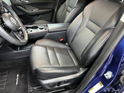 Used 2023 Nissan Rogue SV w/ SV Premium B Package AWD/4WD image 5