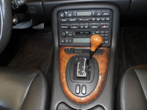 Used 2001 Jaguar XK8 Convertible RWD image 56