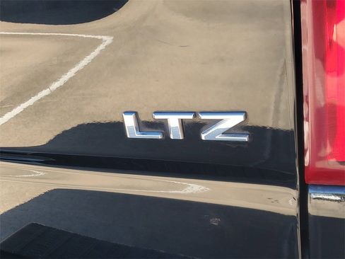 Used 2022 Chevrolet Silverado 1500 LTZ w/ Safety Package II image 6