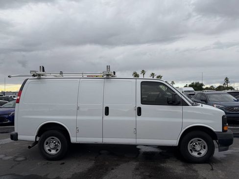 Used 2017 Chevrolet Express 2500 image 14