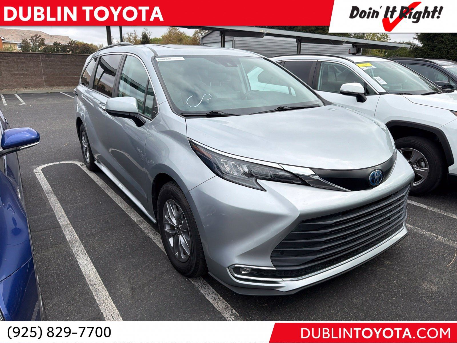 Used 2024 Toyota Sienna XLE FWD image 1