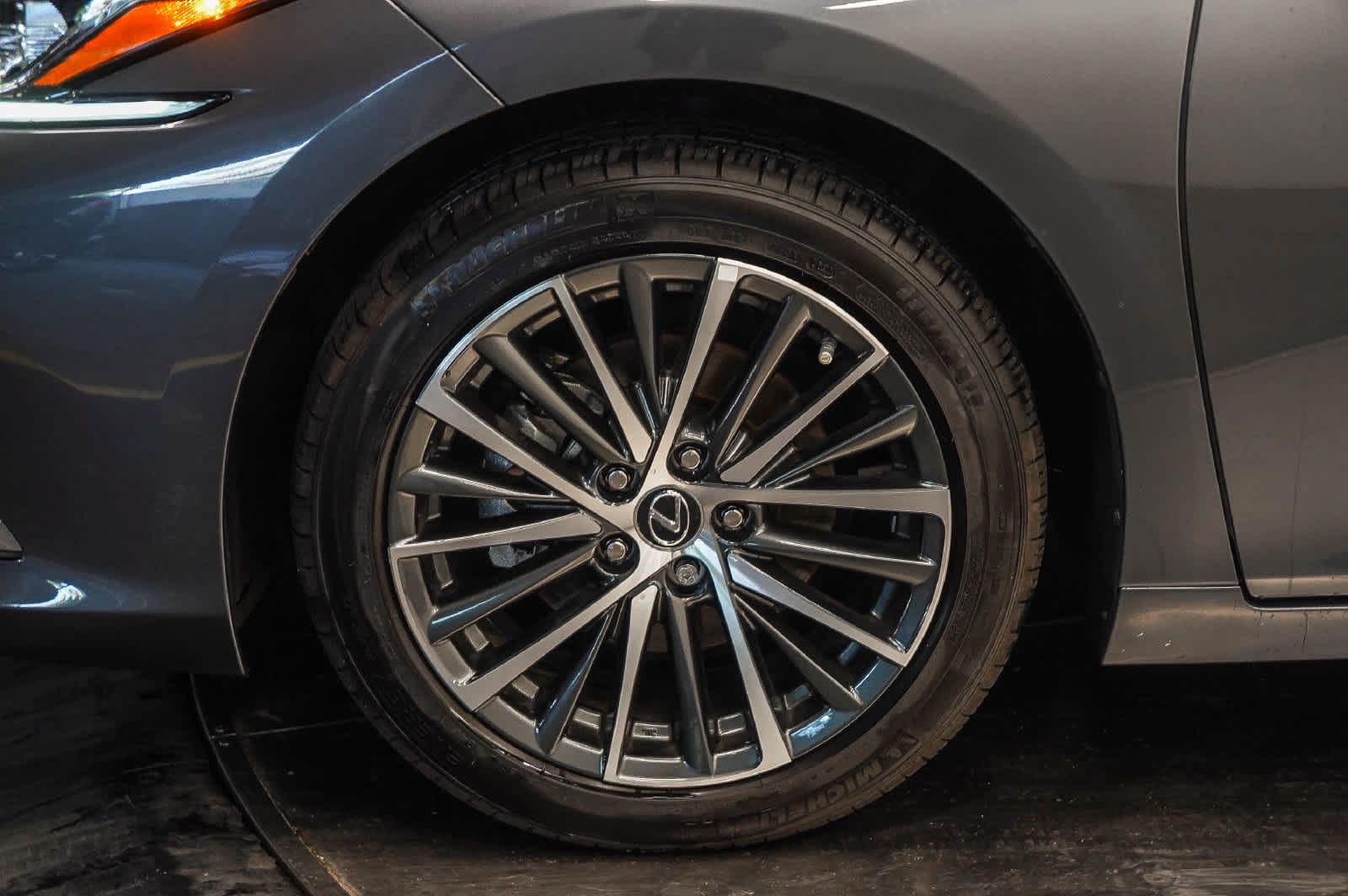 Used 2025 Lexus ES 300h w/ Premium Package FWD image 11