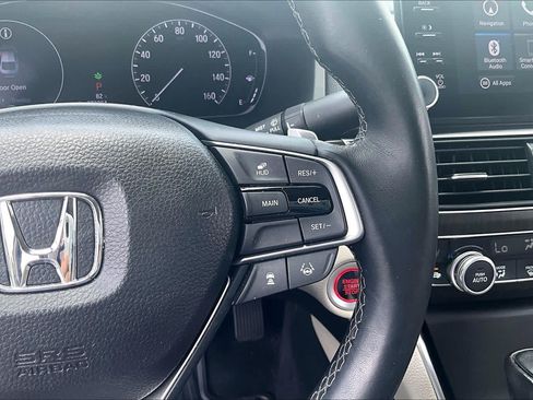 Used 2018 Honda Accord Touring image 25