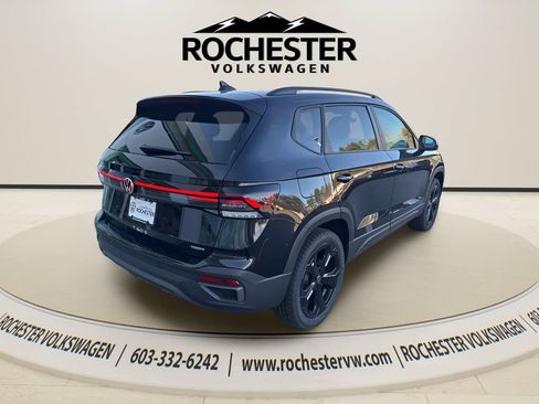 Used 2026 Volkswagen Taos SE AWD/4WD image 8