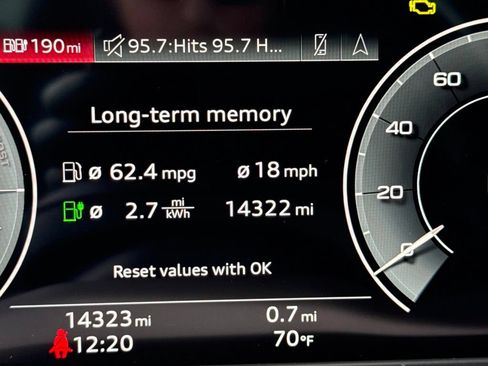 Used 2023 Audi Q5 e Premium Plus w/ Premium Plus Package AWD/4WD image 16