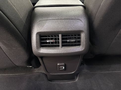 Used 2024 Chevrolet Equinox LT image 35