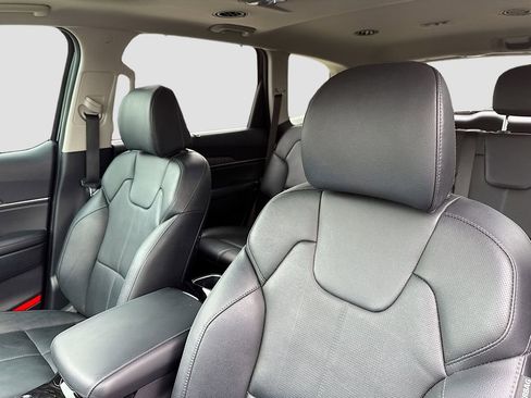 Used 2025 Kia Telluride EX FWD image 12