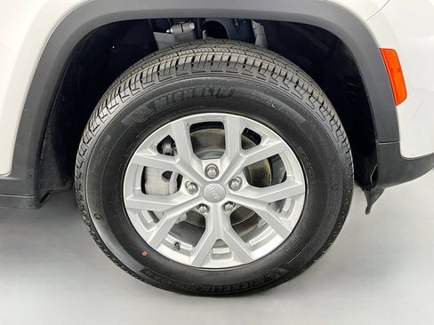 Used 2023 Jeep Grand Cherokee Limited AWD/4WD image 38
