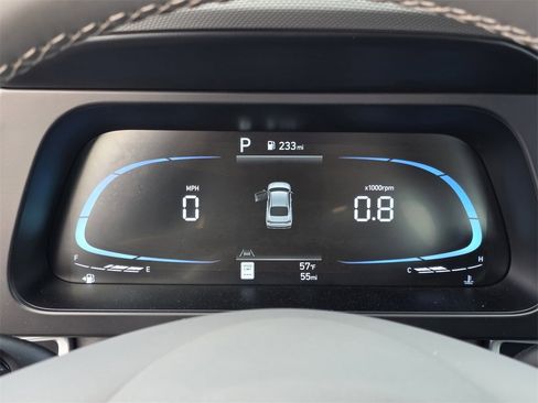 Certified 2025 Hyundai Elantra Sport image 11