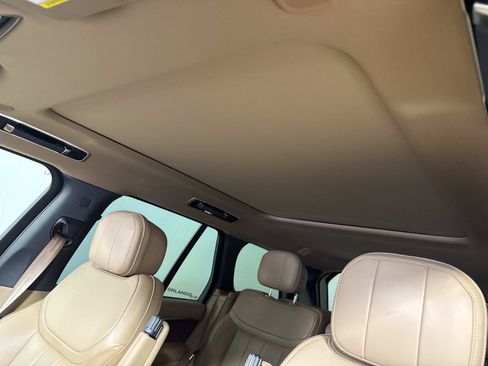 Used 2025 Land Rover Range Rover SE AWD/4WD image 21