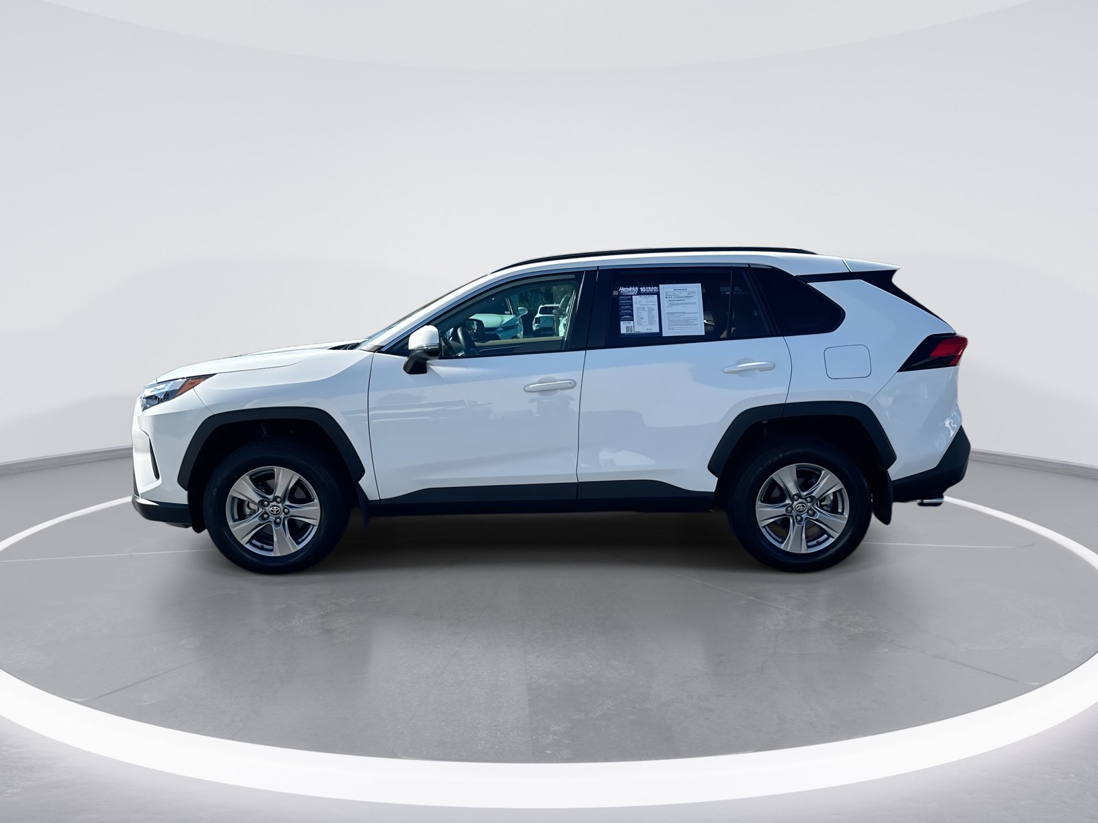Used 2025 Toyota RAV4 XLE w/ Convenience Package FWD image 6