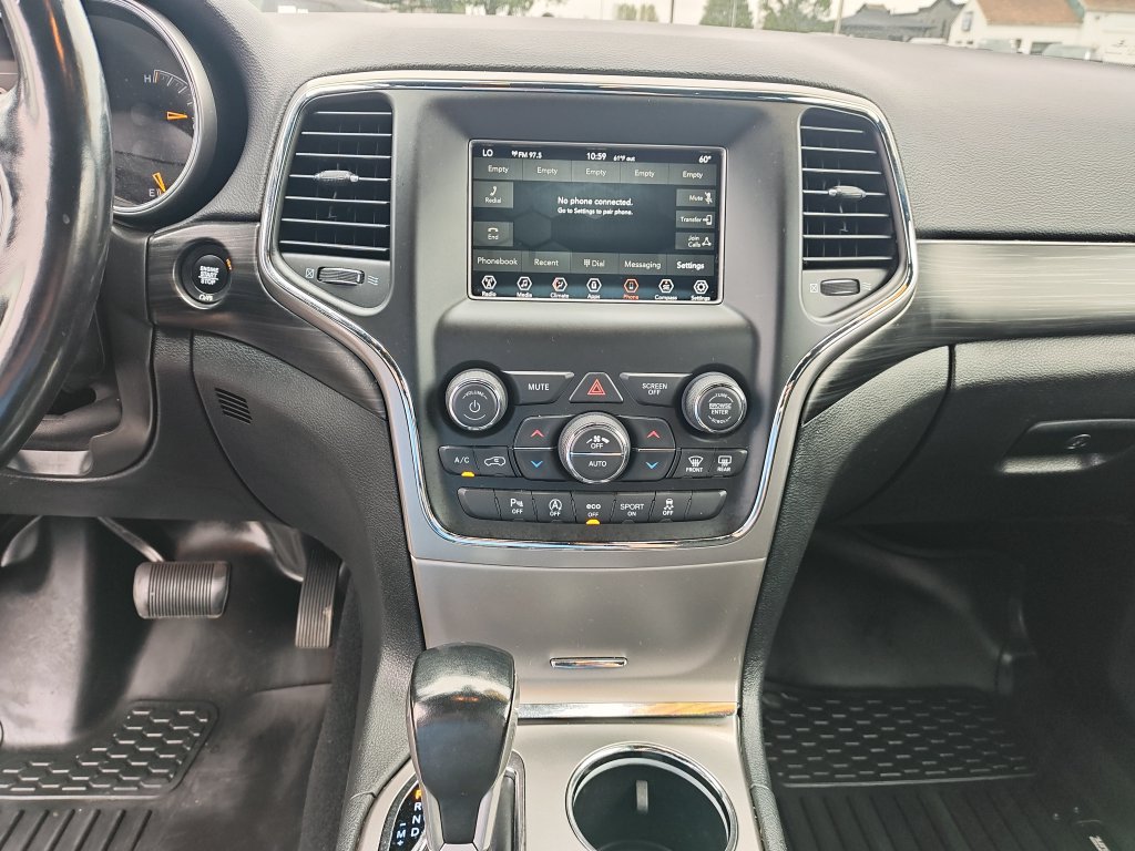 Used 2020 Jeep Grand Cherokee Laredo AWD/4WD image 21