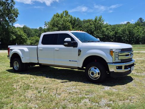 Used 2017 Ford F350 Lariat w/ Lariat Ultimate Package image 11