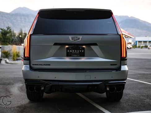 Used 2025 Cadillac Escalade V w/ LPO, ONYX Package AWD/4WD image 12