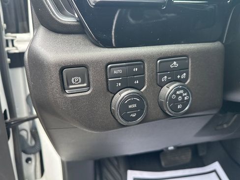 Used 2022 Chevrolet Silverado 1500 RST image 16