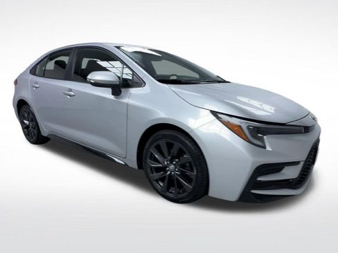 Certified 2023 Toyota Corolla SE w/ SE Premium Package FWD image 2
