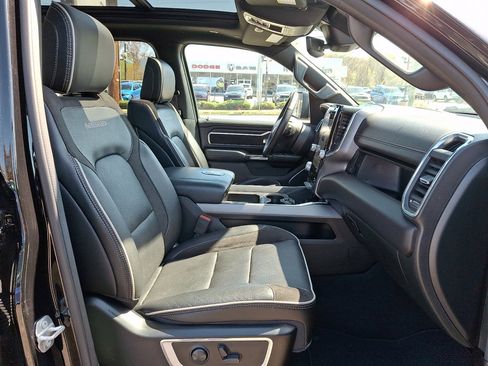 Used 2024 RAM 1500 Laramie image 13