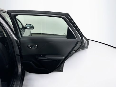 Used 2025 Kia K4 LXS image 29