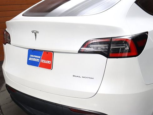 Used 2023 Tesla Model Y Long Range image 47