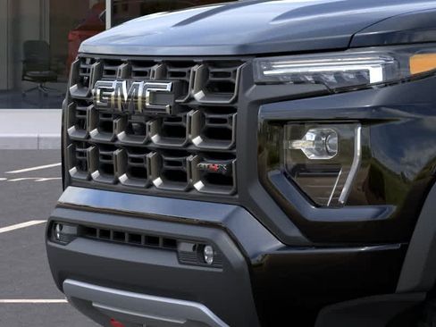 New 2026 GMC Canyon AT4X w/ LPO, Black Badging Package AWD/4WD image 13