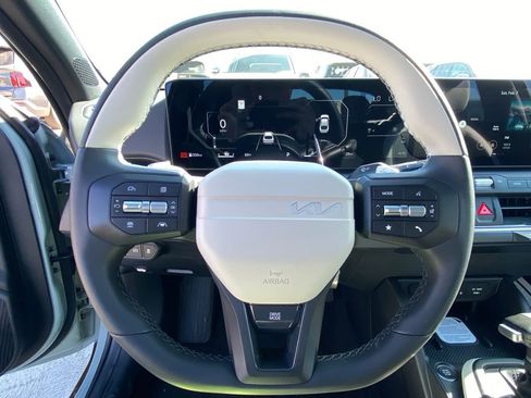 New 2025 Kia K4 GT-Line image 16