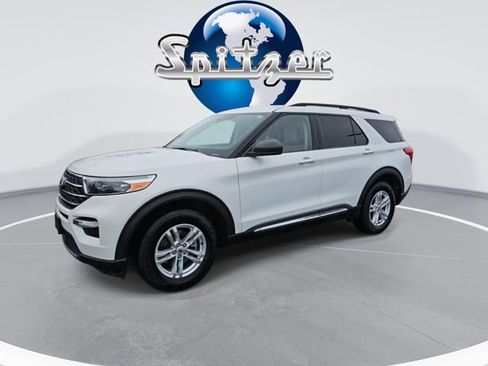 Used 2020 Ford Explorer XLT w/ Equipment Group 202A image 4