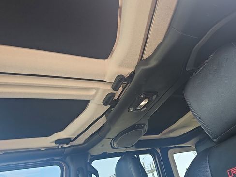 Used 2018 Jeep Wrangler Unlimited Rubicon AWD/4WD image 28