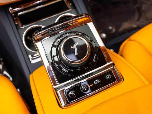 Used 2023 Rolls-Royce Phantom Sedan w/ The Phantom Package RWD image 25