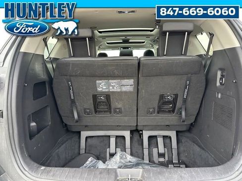 Used 2025 Kia Carnival SX w/ SX Dark Edition Package FWD image 8