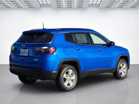 Used 2022 Jeep Compass Latitude image 5