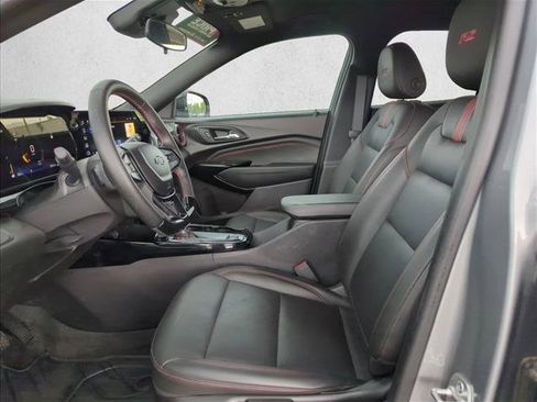 Used 2025 Chevrolet Trax RS w/ Driver Confidence Package FWD image 14