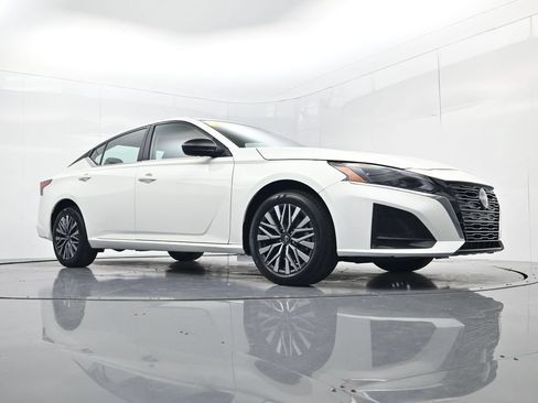 Used 2026 Nissan Altima 2.5 SV AWD/4WD image 44