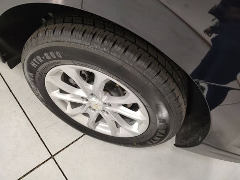 Used 2020 Chevrolet Equinox LS w/ LS Convenience Package image 14