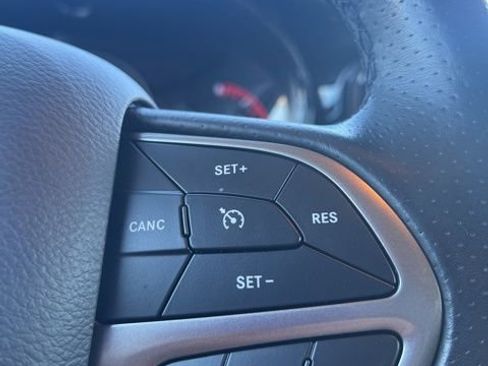 Used 2022 Dodge Durango SXT image 18