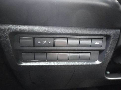 Used 2025 Mitsubishi Outlander AWD image 29