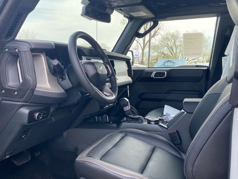 New 2026 Ford Bronco Outer Banks w/ Sasquatch Package AWD/4WD image 11
