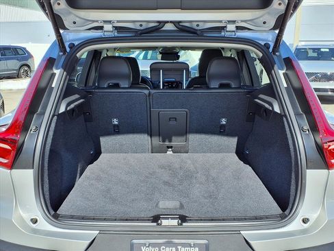 Used 2025 Volvo XC40 B5 Core w/ Protection Package Premier image 18