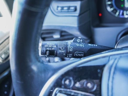 Used 2018 Cadillac Escalade Platinum image 16