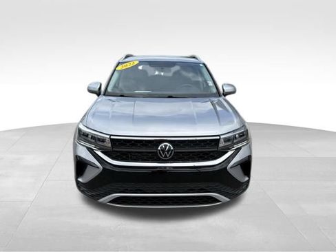 Used 2022 Volkswagen Taos SE FWD image 7