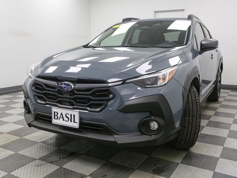 Used 2024 Subaru Crosstrek 2.0i Premium image 4