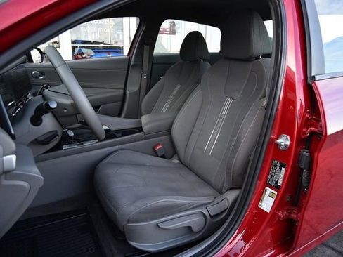 Used 2023 Hyundai Elantra SEL w/ Convenience Package image 19