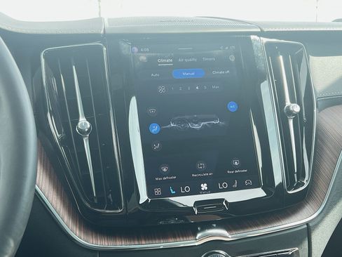 Used 2023 Volvo XC60 T8 Ultimate w/ Protection Package Premier image 29