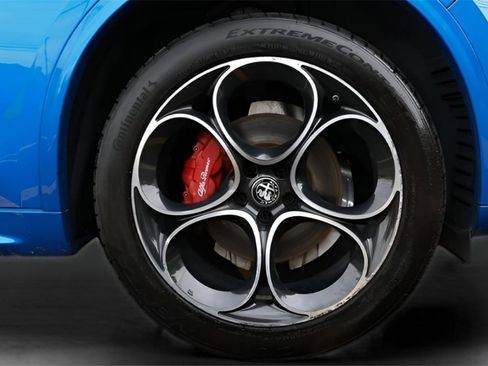 Used 2023 Alfa Romeo Stelvio Veloce image 27