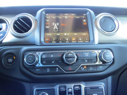 Used 2018 Jeep Wrangler Unlimited Rubicon image 26