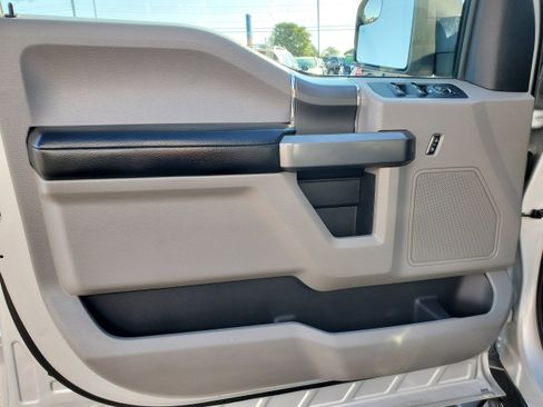 Used 2018 Ford F150 XLT w/ Equipment Group 302A Luxury RWD image 9