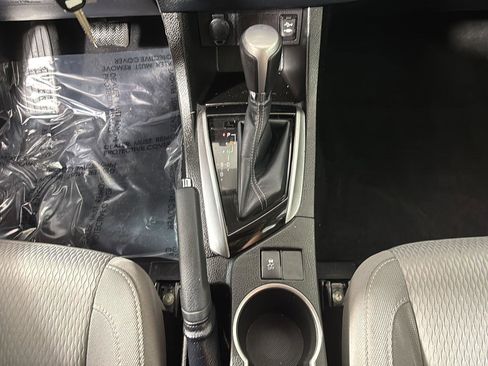 Used 2015 Toyota Corolla LE FWD image 33