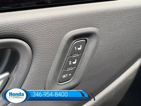 New 2025 Honda Pilot Touring image 8